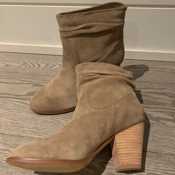 Beautiful Chinese Laundry Booties🎄✨ - Picture 5 of 6